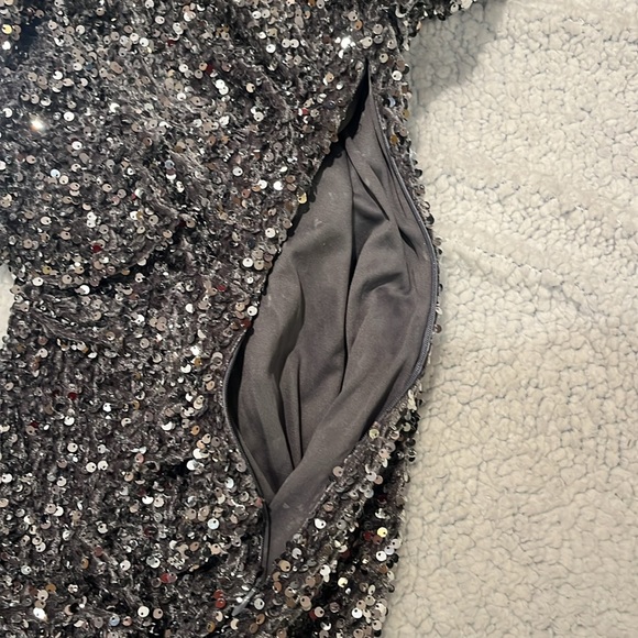4th & Reckless - Cowl neck velvet/sequin dress - Picture 8 of 8